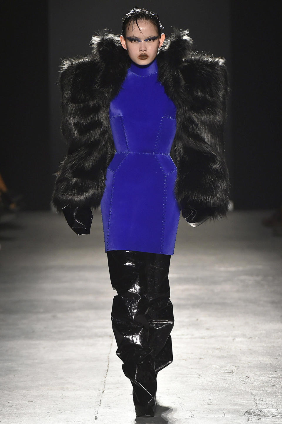 For his fall 2018 show in London, Gareth Pugh stuck to his structured style, giving new life to the concept of power dressing. This look is fierce, but not for the fashionably timid.&nbsp;