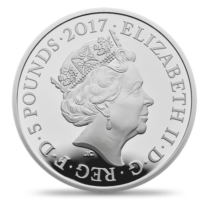 The £5 coin also features a portrait of the Queen (Royal Mint)