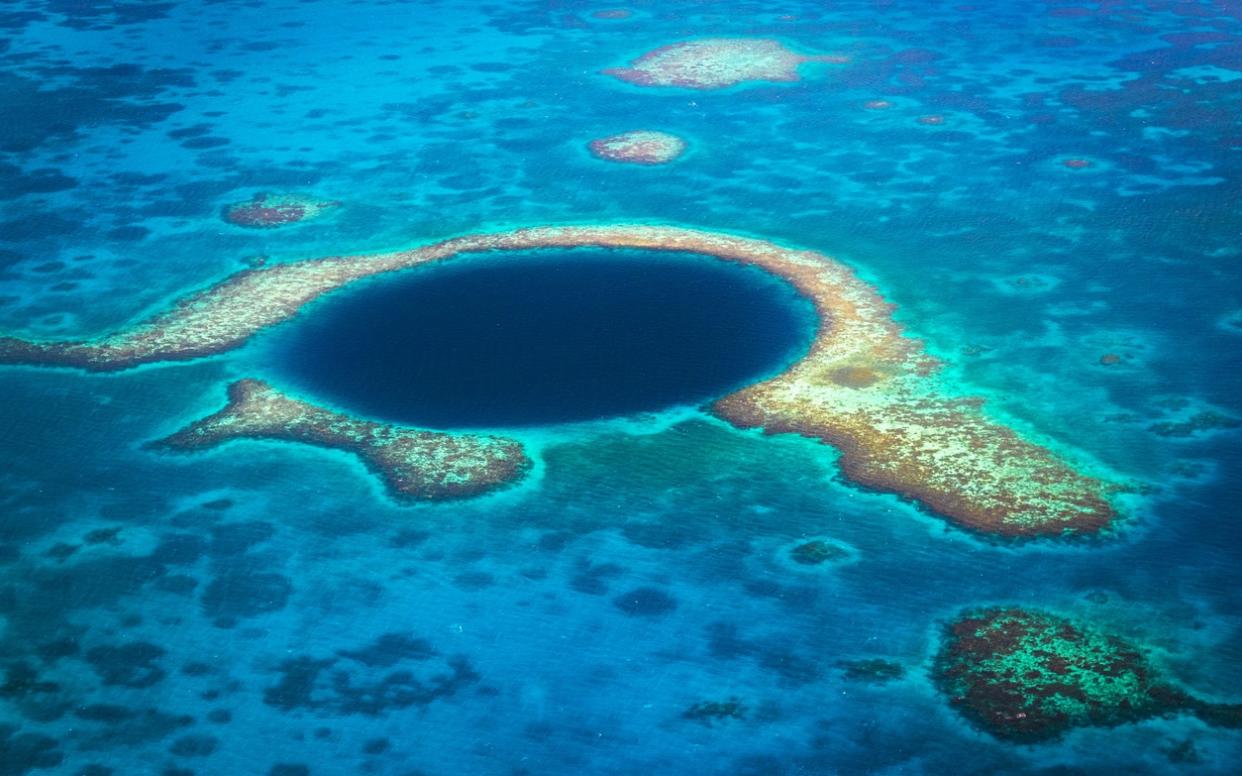What lies beneath Belize's Great Blue Hole? - Mlenny