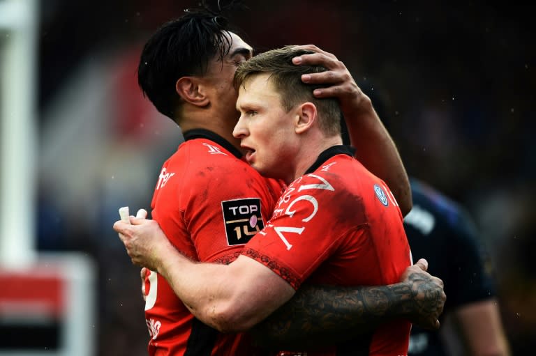 Chris Ashton took his tally to 17 tries for Toulon this season