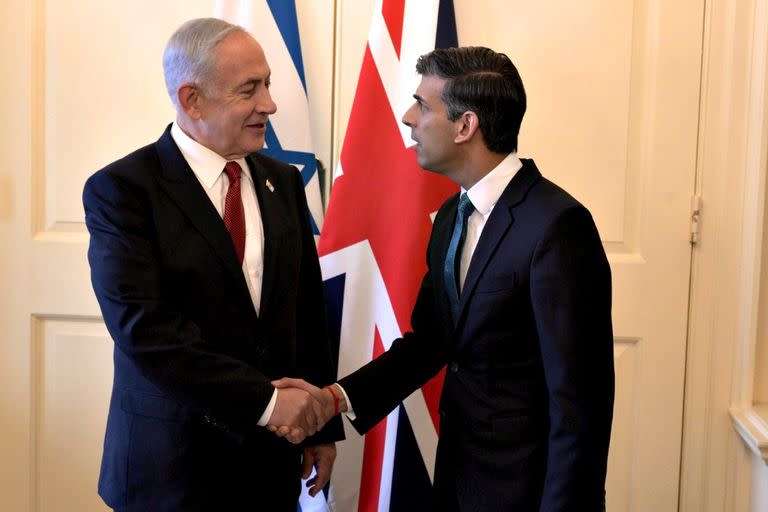El ministro de Israel, Benjamin Netanyahu, y el primer ministro británico, Rishi Sunak, en una reunión que mantuvieron en Londres en marzo de este año
