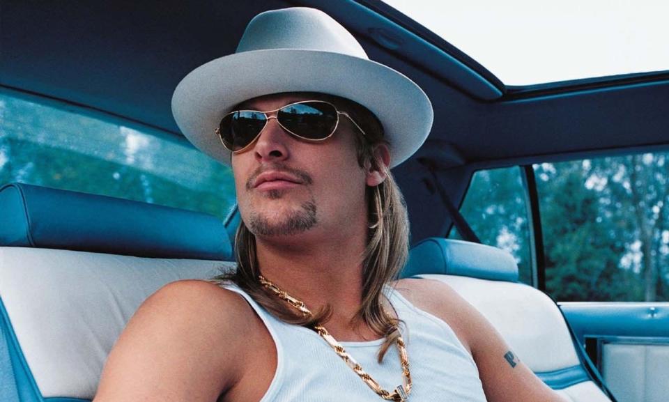 Happy Birthday, Robert James Ritchie! Das ist der bürgerliche Name von Kid Rock, der am 17. Januar seinen 50. Geburtstag feiert. Und nicht nur er, auch zahlreiche andere Musikstars legten sich einen Künstlernamen zu, wie unsere Bildergalerie zeigt ... (Bild: Clay McBride / eastwest)