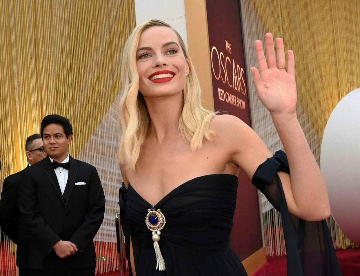 Margot Robbie arrives for the 92nd Oscars at the Dolby Theatre in Hollywood, California on February 9, 2020. (Photo by Valerie Macon/AFP via Getty Images)