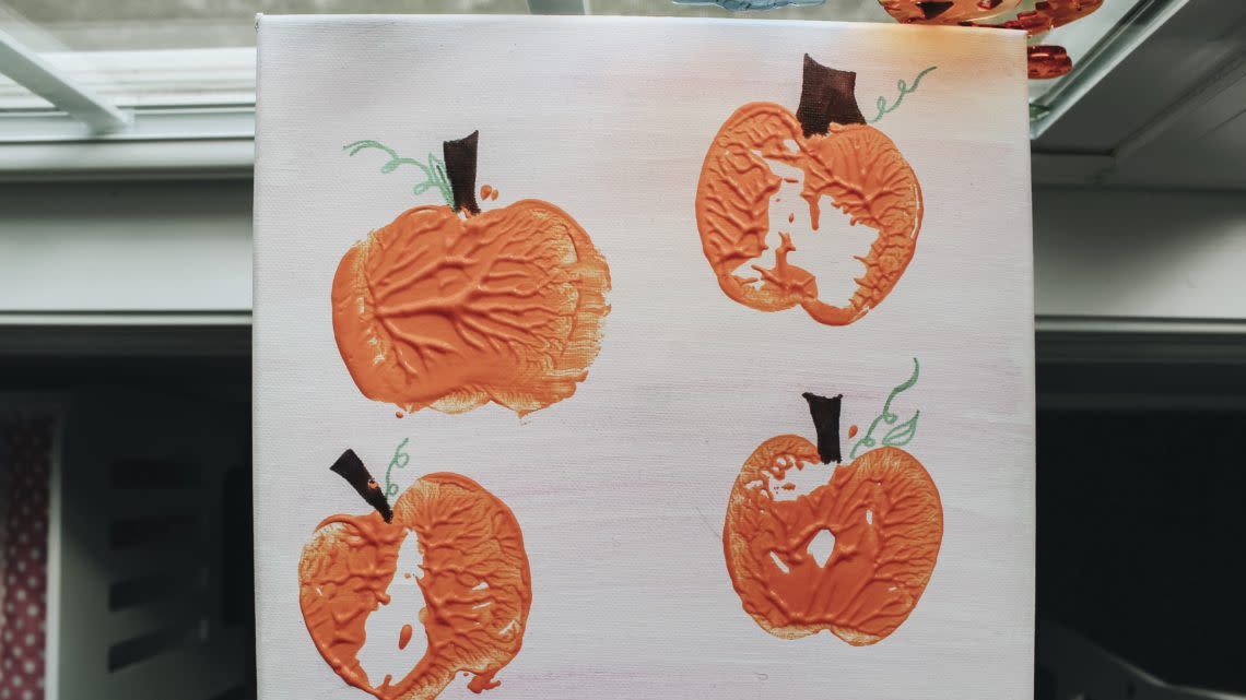 apple stamping pumpkin craft