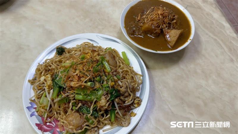 海鮮炒麵和巴東牛肉是張阿姨的拿手料理。（圖／華山基金會 洪伯炫 提供)