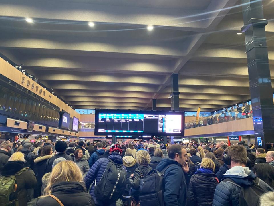 The chaotic rush hour scenes at Euston (Ruby Borg)