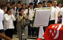 Indonesia's former President Megawati Sukarnoputri pays her respects to Singapore's late first prime minister Lee Kuan Yew at the Parliament House in Singapore March 27, 2015. REUTERS/Edgar Su