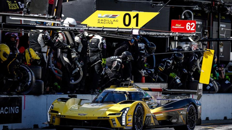 01 cadillac racing, cadillac vseriesr, gtp renger van der zande, sebastien bourdais, scott dixon, pit stop