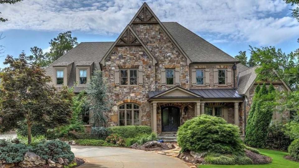 Atlanta Braves' Great Chipper Jones Selling Alpharetta Mansion for $3,750,000