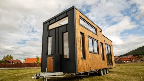 Florida Man Builds 10-Foot-Wide Tiny Home To Spite Neighbors, Then Lists It For $600,000