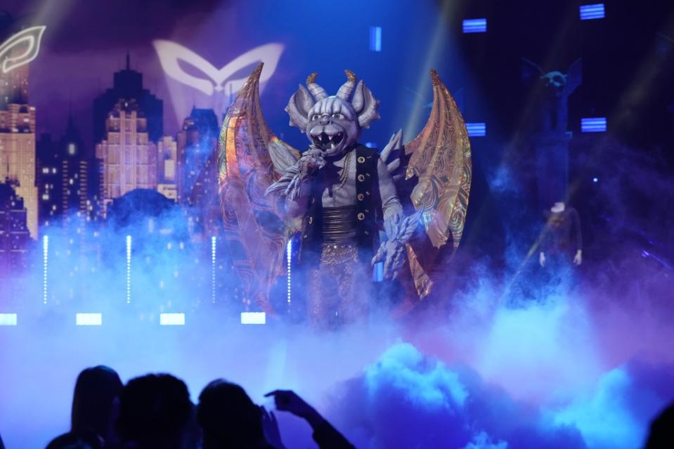 THE MASKED SINGER: Gargoyle in the “DC Superheroes Night” episode of THE MASKED SINGER airing Wednesday, March 8 (8:00-9:01 PM ET/PT) on FOX. CR: Michael Becker/FOX ©2023 FOX Media LLC.