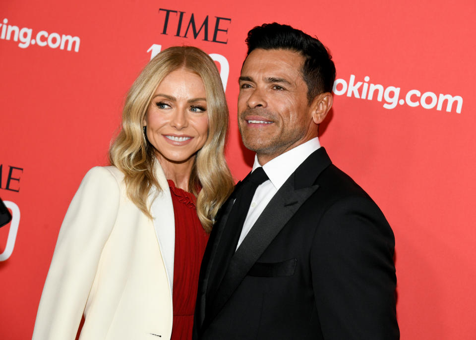 Kelly Ripa & Mark Consuelos