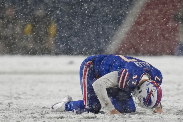 Buffalo adds new injuries after frustration shows as Bills come up short in  South Beach