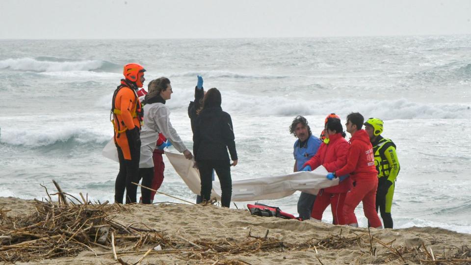 Dutzende Migranten vor Italiens Küste ertrunken. (Bild: dpa)
