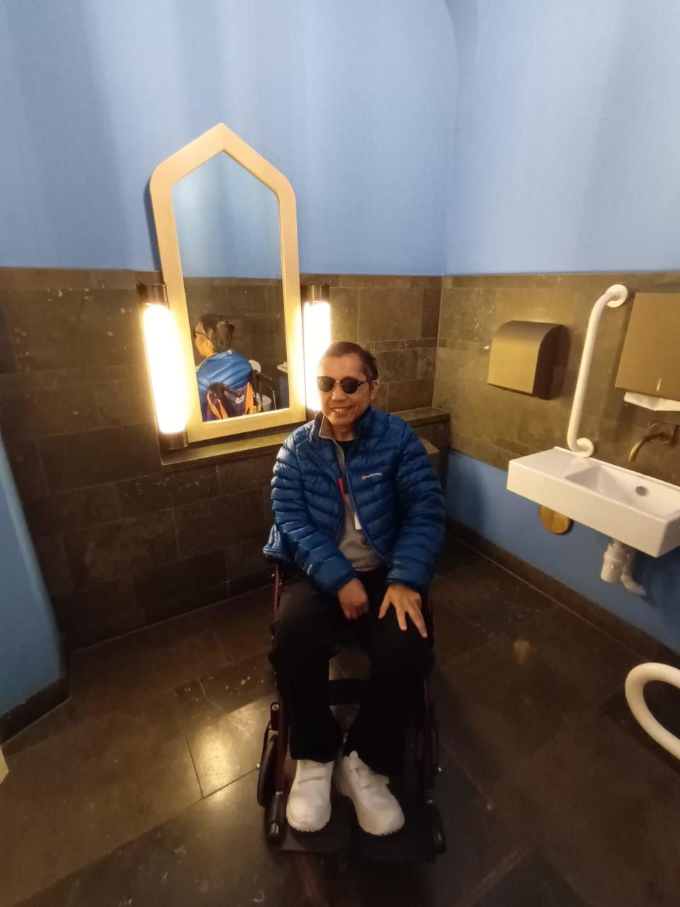 溫莎城堡內的殘疾人士廁所寬敞而且潔淨，令李若堯和梁潔瑜都感受到被尊重。