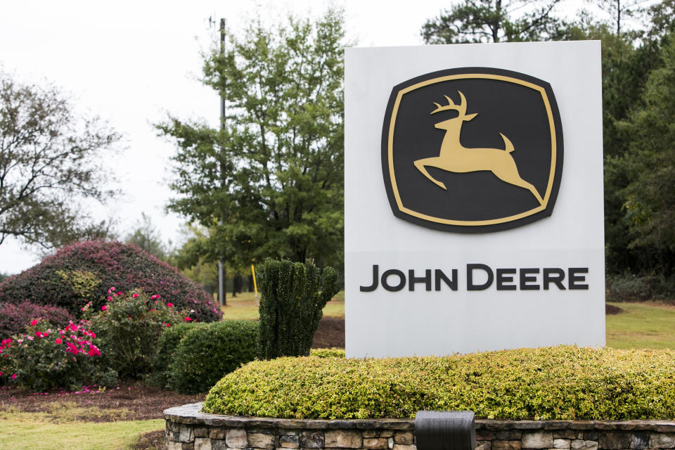 <p>Der Straßenbau-Spezialist Wirtgen Group wurde im Juni in die USA verkauft. Der Traktorhersteller John Deere will mit dem deutschen Mittelständler zu einem der führenden Anbieter der Branche aufsteigen. Das Volumen von diesem Deal liegt bei rund 4,6 Milliarden Euro. </p>