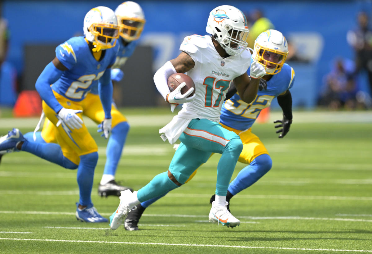 Dolphins rule out WR Jaylen Waddle (concussion) vs. Broncos