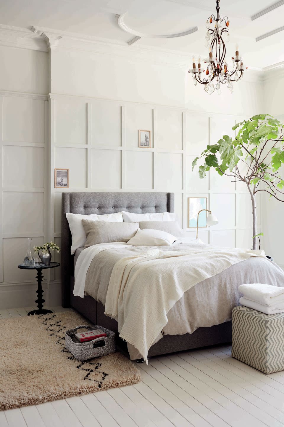 5) White bedroom ideas: modern meets traditional