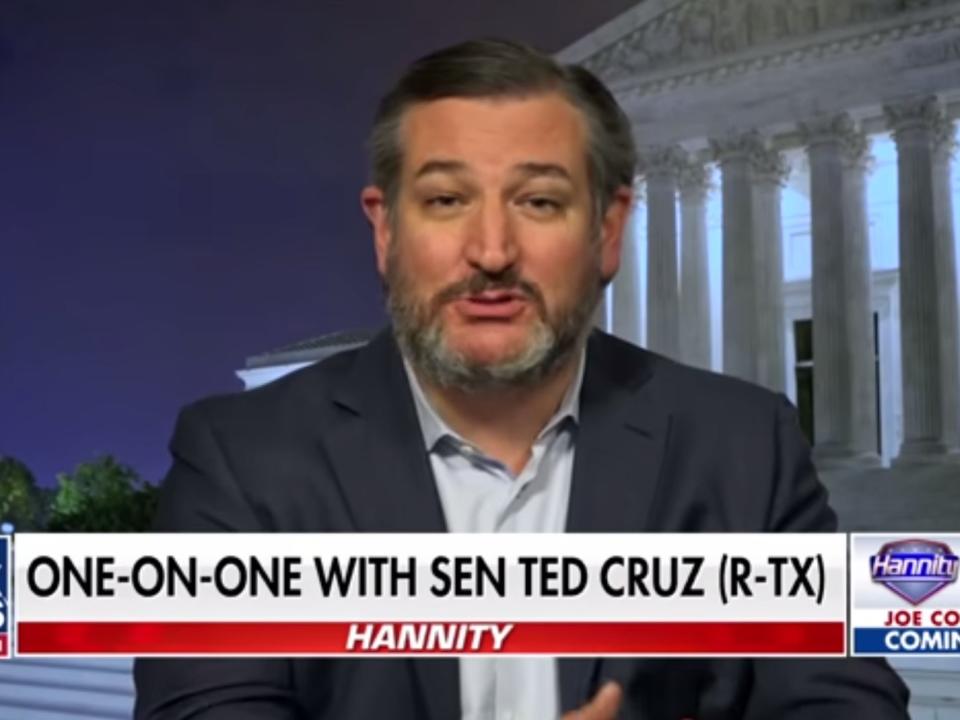 <p> El senador de Texas Ted Cruz pareció culpar a Donald Trump y “los medios” de la controversia que rodeó su breve viaje a Cancún el jueves pasado  </p> (Fox News)