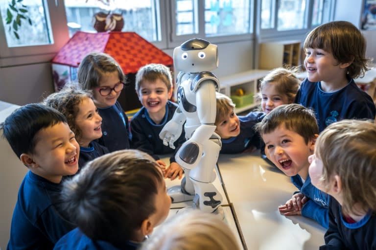 Nao, nao... Swiss children in a Lausanne creche have some fun with their new robot friend, Nao (Fabrice COFFRINI)