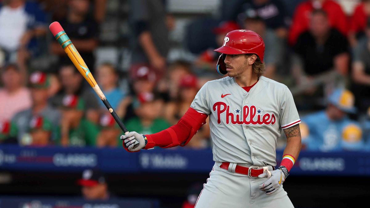 Phillies infielder Bryson Stott's custom bat takes you back to school at  Little League Classic