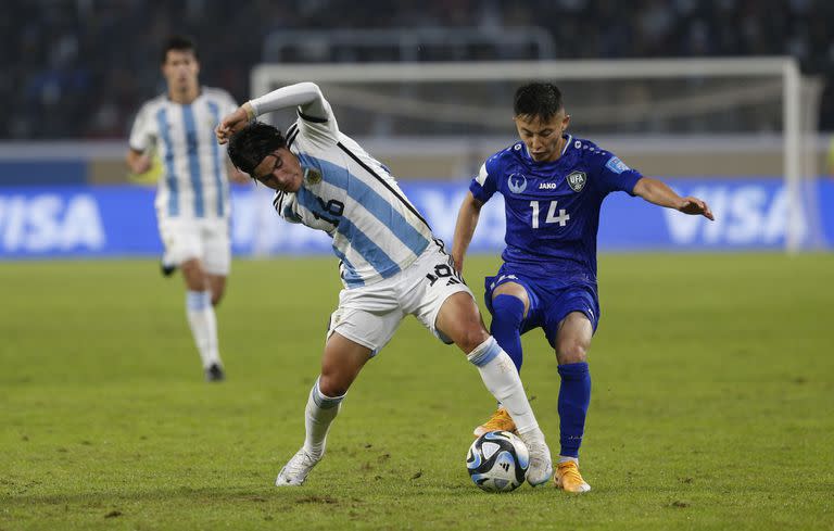 Luka Romero pelea por un lugar en la titularidad de la selección Argentina para el duelo ante Guatemala, este martes