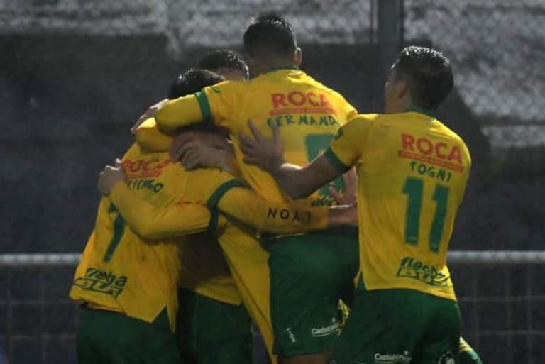 El festejo del gol de Kevin Gutiérrez para Defensa en el triunfo ante Argentinos Juniors