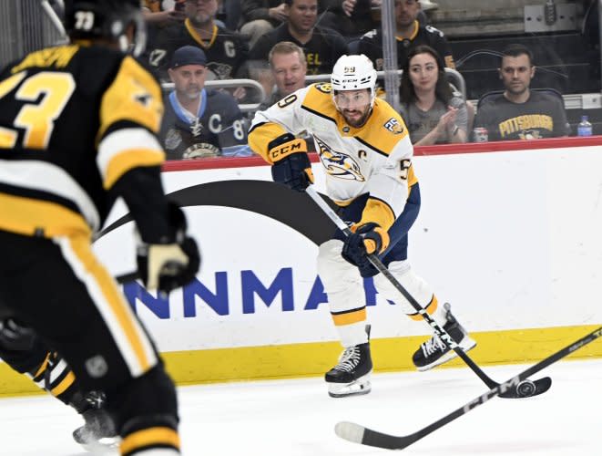 NHL: Pittsburgh Penguins defeat Nashville Predators