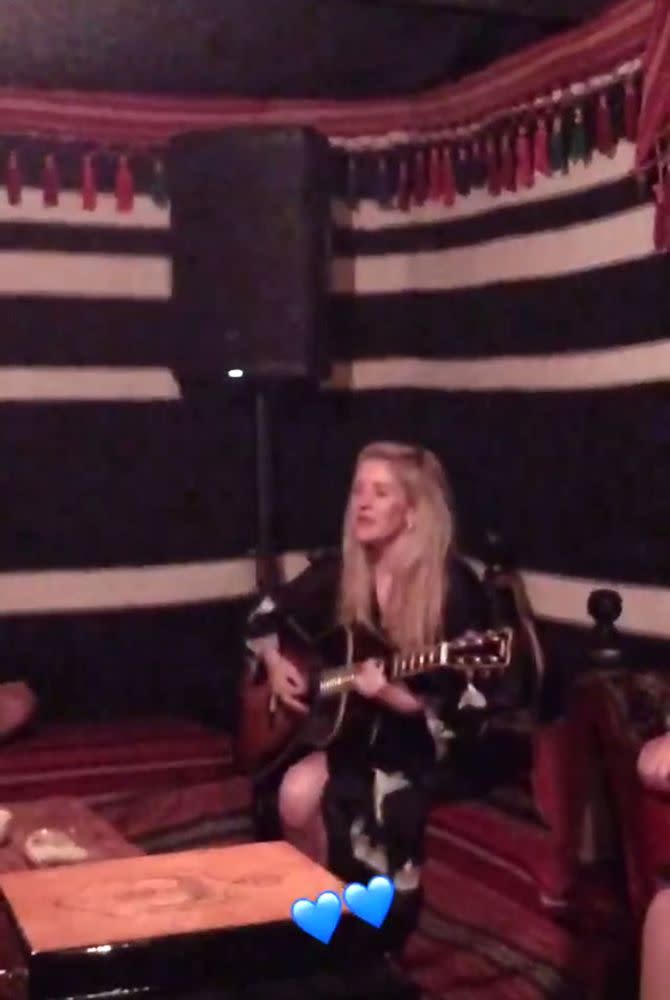 Ellie Goulding singing