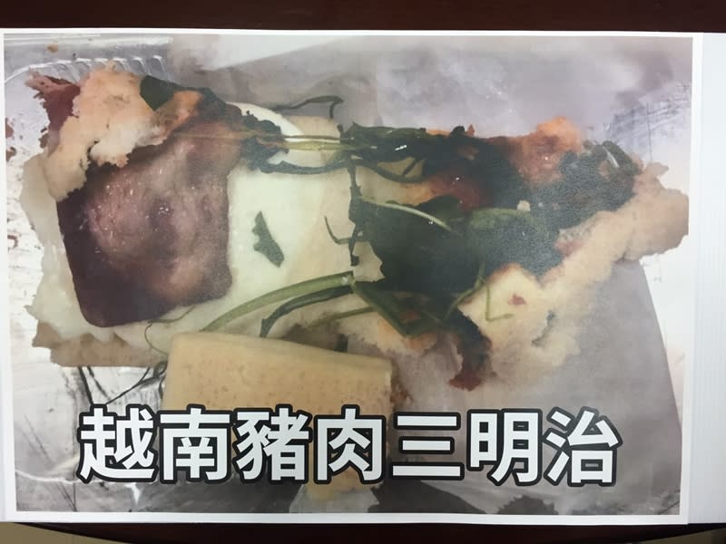 一名搭乘越捷航空班機回台的台灣籍旅客，入境台南機場時，被查獲違規攜帶豬肉三明治，隨後並從豬肉三明治上驗出非洲豬瘟病毒（中央社）