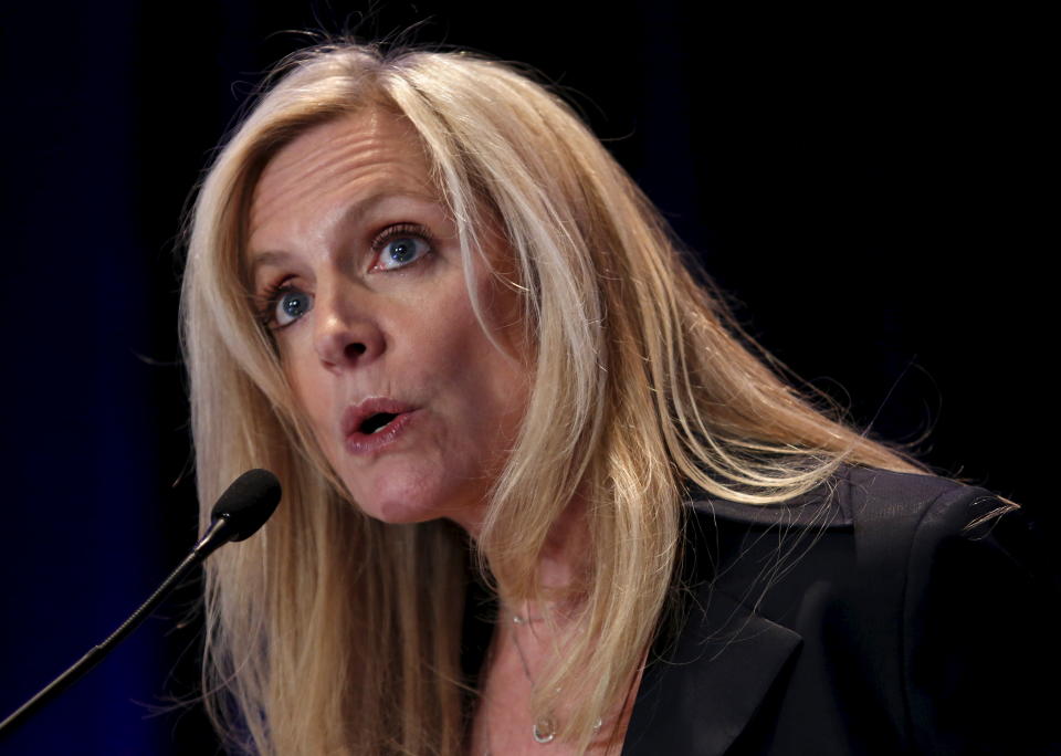 FILE PHOTO --  Federal Reserve Governor Lael Brainard delivers remarks on "Coming of Age in the Great Recession" at the Federal Reserve's ninth biennial Community Development Research Conference focusing on economic mobility in Washington, DC, U.S. on April 2, 2015. REUTERS/Yuri Gripas/File Photo