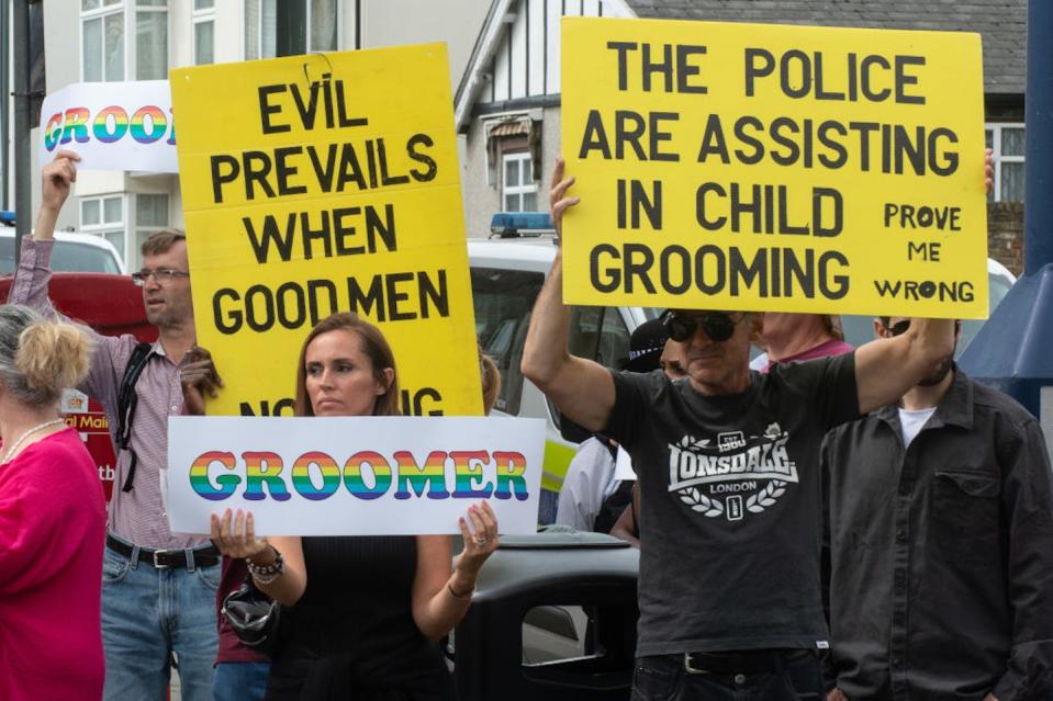Many opponents of Drag Story Hour claim that the events endanger kids by ‘grooming’ them to be sexually exploited. <a href="https://www.gettyimages.com/detail/news-photo/protest-against-the-drag-queen-story-hour-event-at-welling-news-photo/1411832510?phrase=drag%20story%20hour&adppopup=true" rel="nofollow noopener" target="_blank" data-ylk="slk:Guy Smallman/Getty Images;elm:context_link;itc:0;sec:content-canvas" class="link ">Guy Smallman/Getty Images</a>
