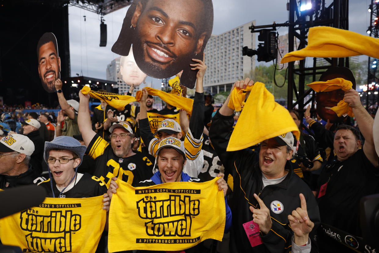 Alfredo Gachúz es el nuevo mexicano enrolado en la NFL, los Steelers lo convocaron para probarse con el equipo (Foto de: David Eulitt/Getty Images)