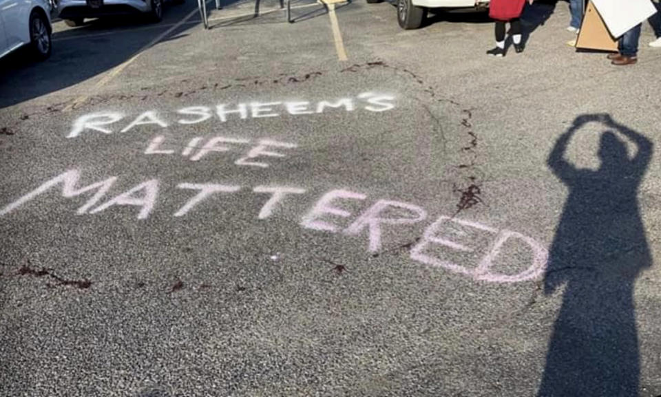 Graffiti in honor of Rasheem Carter's memory