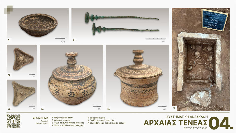 Pottery objects were also found in the tombs from the Archaic period, including small flasks and parts of metal compasses for drawing circles (shown in the upper center).