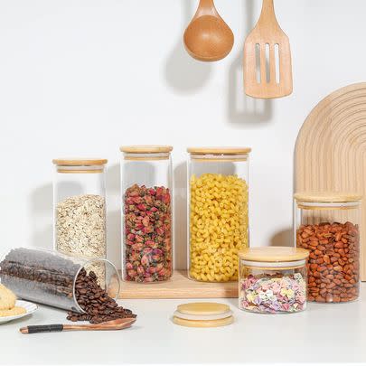 These simplistic food storage jars