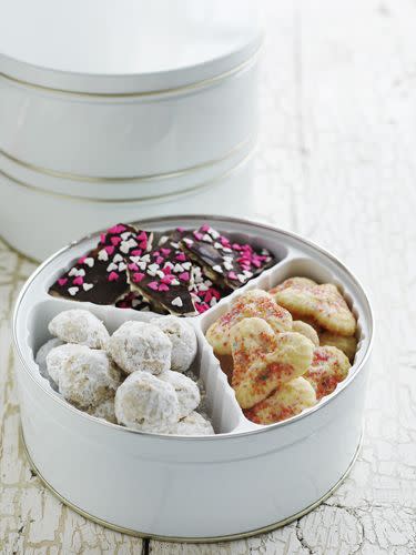 <p>Store crispy and chewy cookies in separate containers. If you combine them, the moisture from the chewy cookies will make the crispy ones lose their crunch.</p>