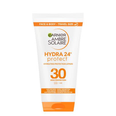 Avoid the risk of sun cream spillages with this travel size SPF, its handbag friendly size makes it ideal for topping up throughout the day