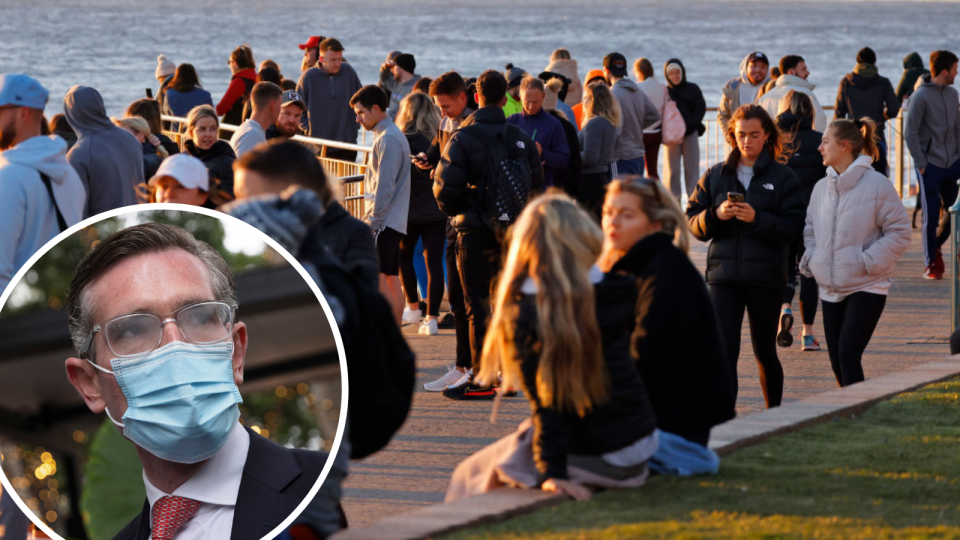 Image of a crowd at Bronte Beach, image of NSW Premier Dominic Perrottet in mask