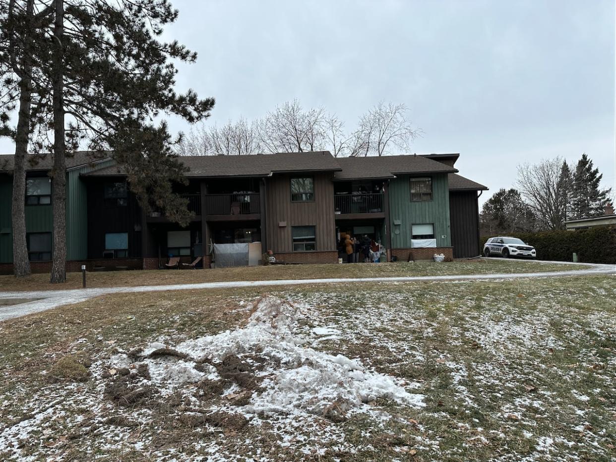 A resident of this building in west Ottawa died after a fire broke out in a first-floor unit, emergency responders say.  (Guy Quenneville/CBC - image credit)