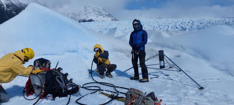 Científicos del Ianigla midieron e instalaron equipos en la naciente del glaciar Perito Moreno