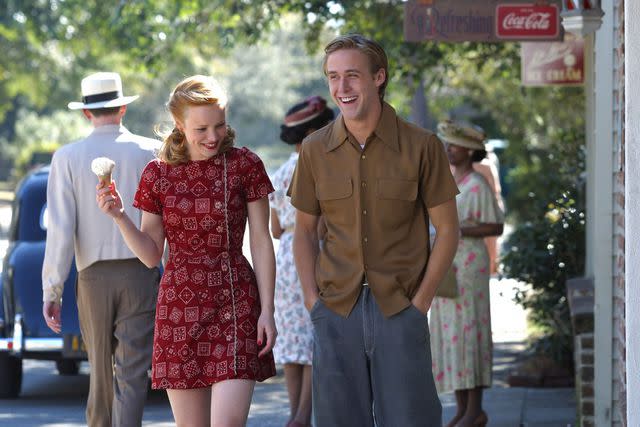 Melissa Moseley/New Line/Kobal/REX/Shutterstock Rachel McAdams as Allie Hamilton and Ryan Gosling as Noah Calhoun in 'The Notebook'