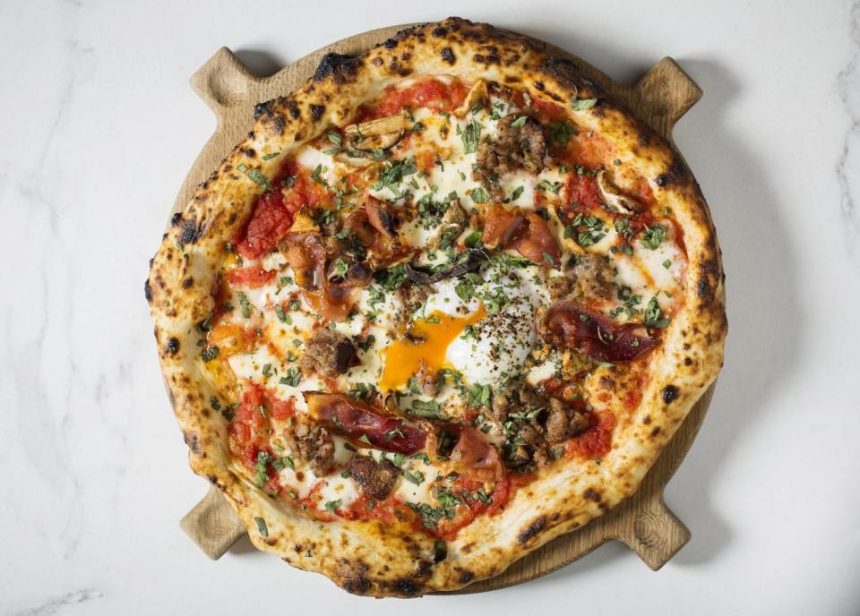 Dough it: Pizza at Hai Cenato