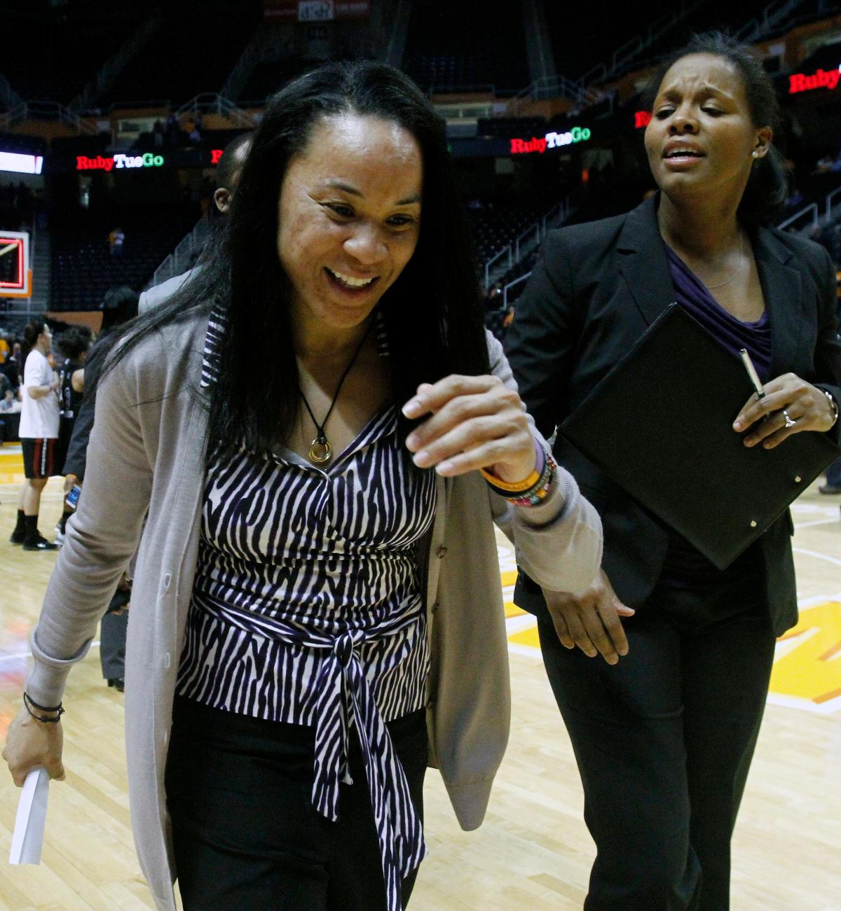 Dawn Staley dons Alshon Jeffery jersey as South Carolina retires No. 1