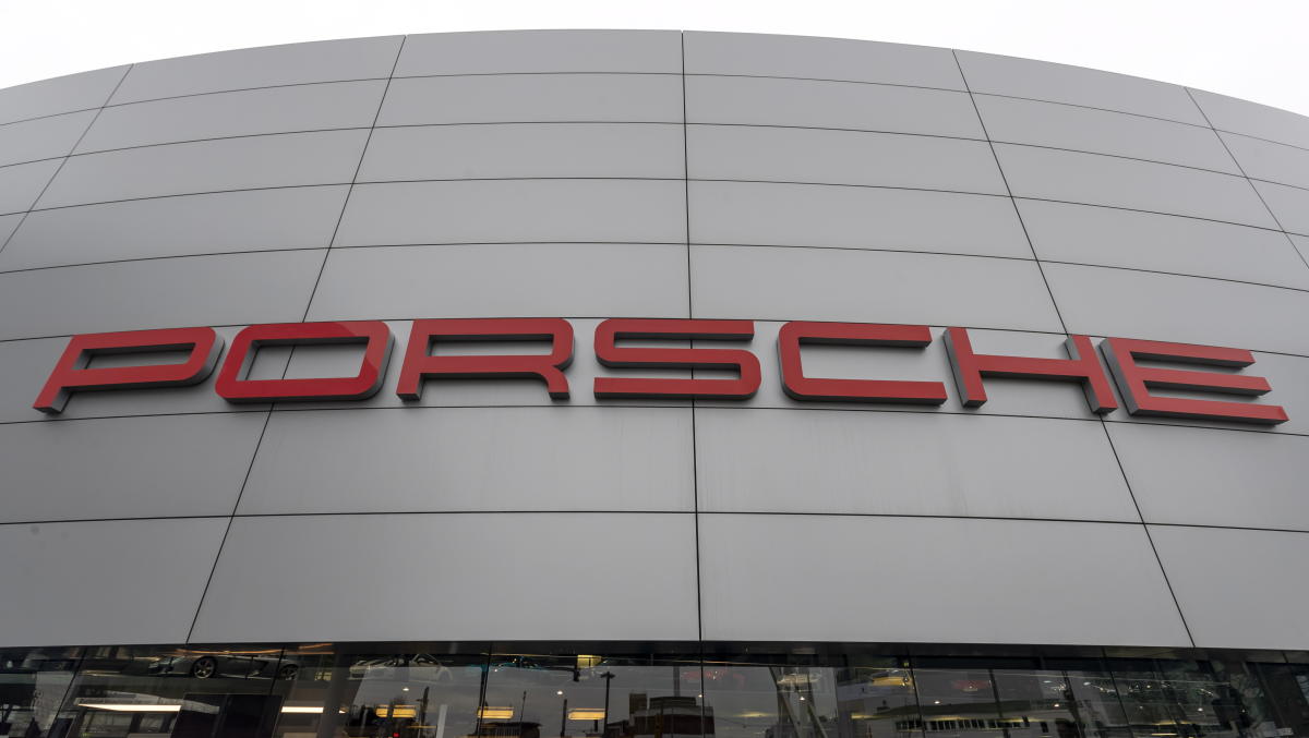 Porsche: El Porsche 911 cubierto de mugre pero sin estrenar que se vendió  por 1,9 millones