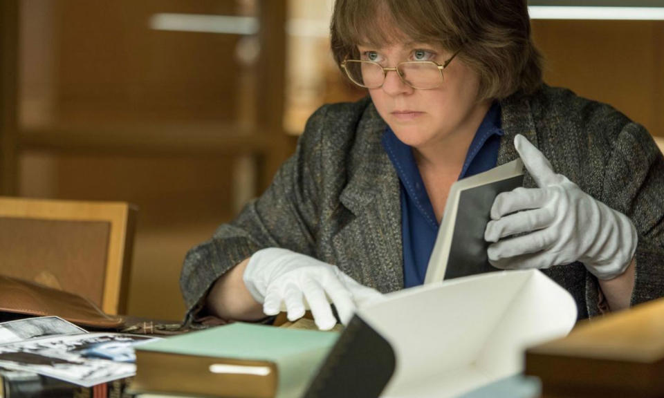 Melissa McCarthy plays real-life journalist and biographer Lee Israel who begins forging literary letters to pay her rent and ends up being wanted by the FBI.