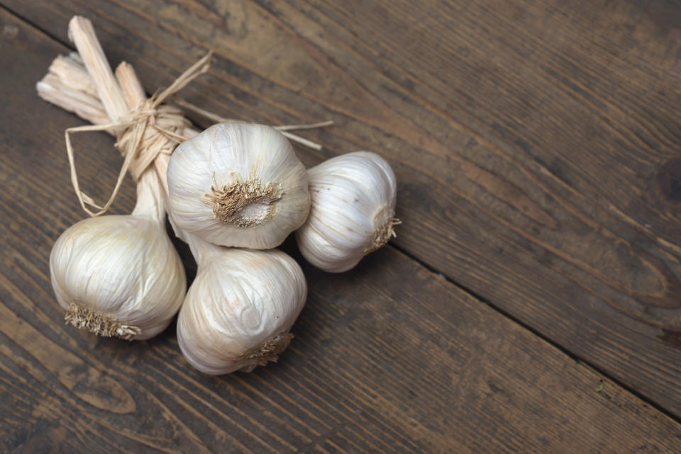 Garlic cloves are not an effective treatment for yeast infections [Photo: Getty]