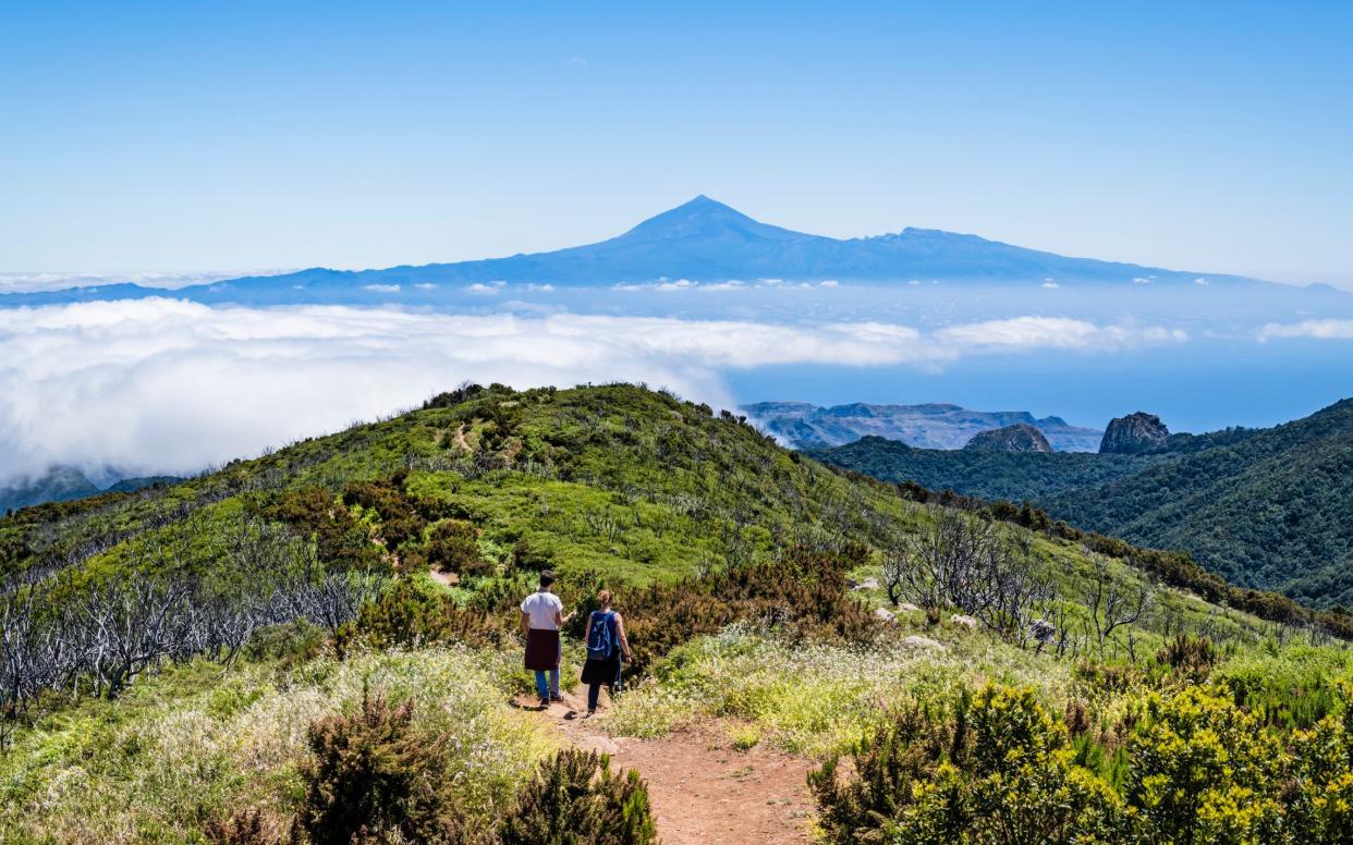 Tenerife hiking - Bias/www.plainpicture.com