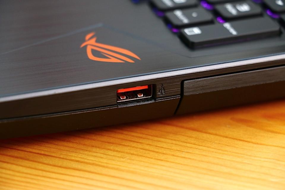 效能畫質一把罩 隨身電競筆電 ASUS ROG Strix GL553VD動手玩