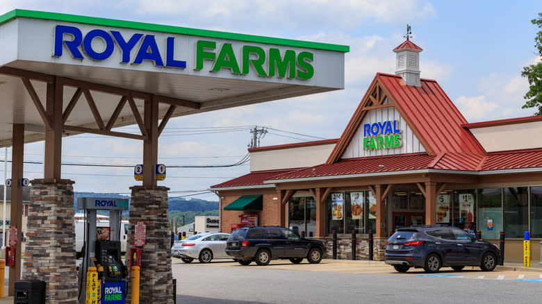 Royal Farms sign and storefront